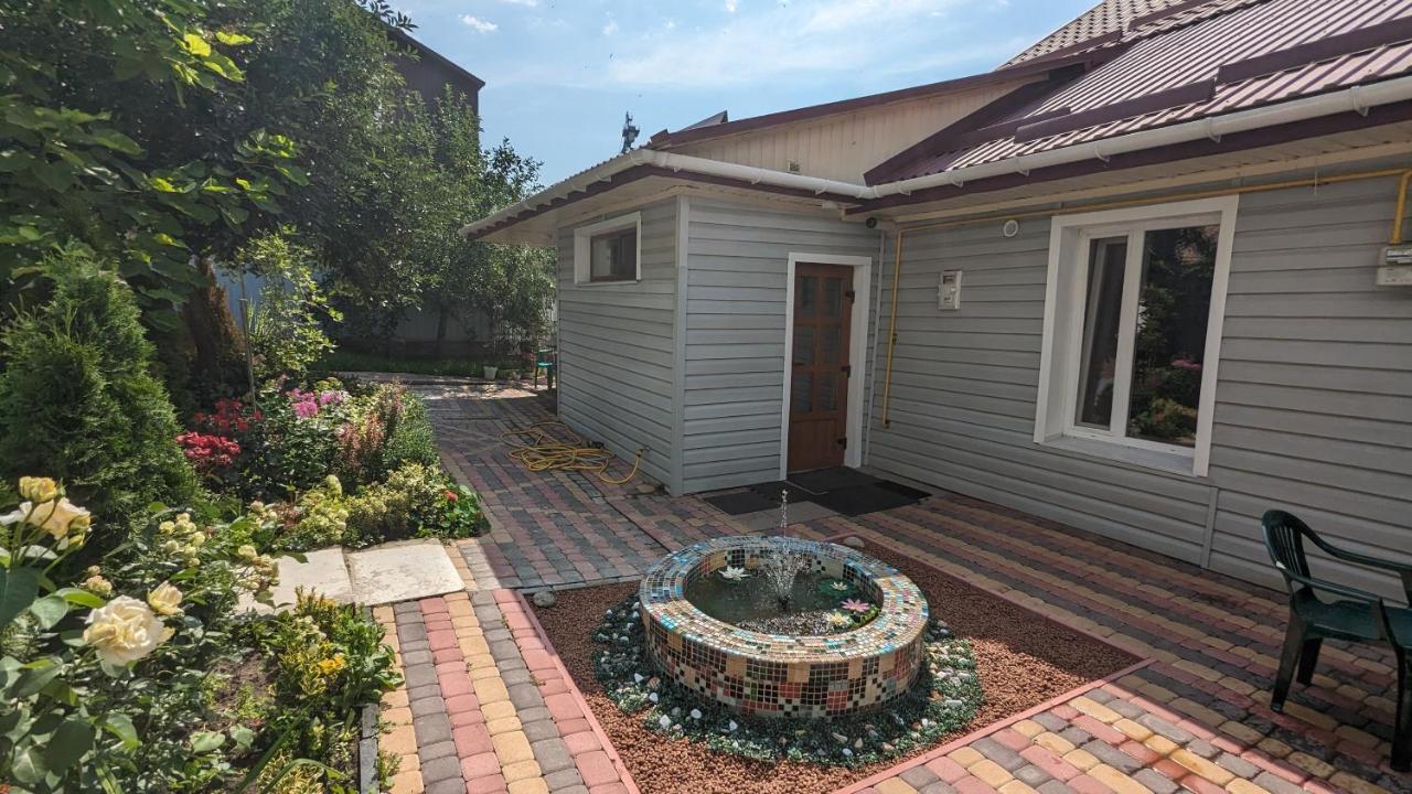 Таунхаус Біля Жд Вокзала Vinița Exterior foto